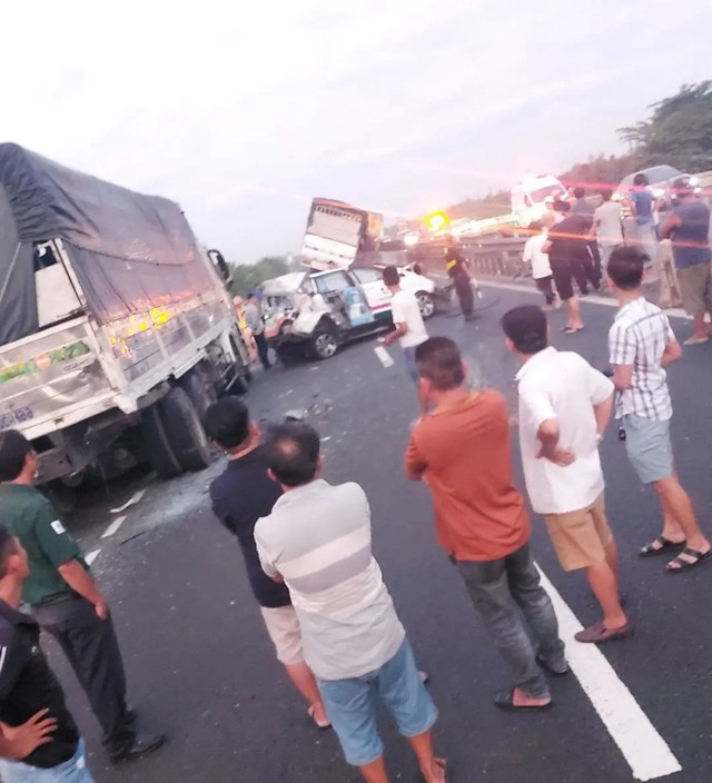 Tai nạn trên tuyến cao tốc Trung Lương – Mỹ Thuận: 2 người thương vong- Ảnh 2.