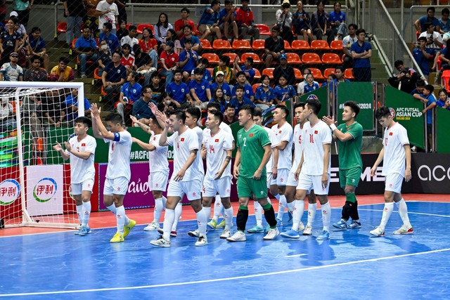 Đội tuyển futsal Việt Nam sẽ có vé dự World Cup 2024 nếu vượt qua Uzbekistan ở vòng tứ kết Ảnh: AFC