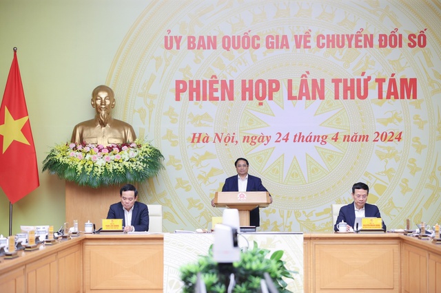 Thủ tướng Phạm Minh Chính, Chủ tịch Ủy ban Quốc gia về chuyển đổi số, đánh giá công tác chuyển đổi số đã “đến từng ngõ, gõ từng nhà, rà từng người”Ảnh: Nhật Bắc