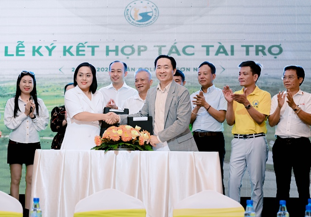 Câu lạc bộ Golf Doanh nhân Nghệ Tĩnh tổ chức giải kỷ niệm ngày sinh Hồ Chủ tịch- Ảnh 3.