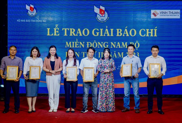 Báo Người Lao Động đoạt giải 3 báo chí miền Đông Nam Bộ lần thứ II- Ảnh 1.