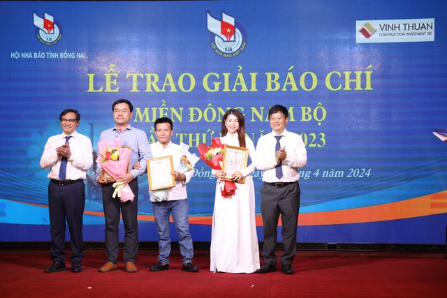 Báo Người Lao Động đoạt giải 3 báo chí miền Đông Nam Bộ lần thứ II- Ảnh 3.
