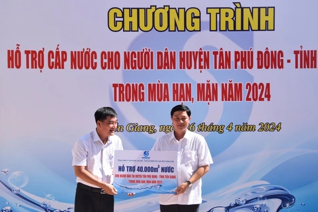 Tổng Công ty Cấp nước Sài Gòn hỗ trợ nước sạch cho bà con huyện Tân Phú Đông- Ảnh 2.