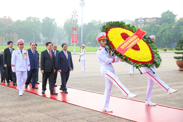 Lãnh đạo Đảng, Nhà nước vào Lăng viếng Chủ tịch Hồ Chí Minh- Ảnh 2.