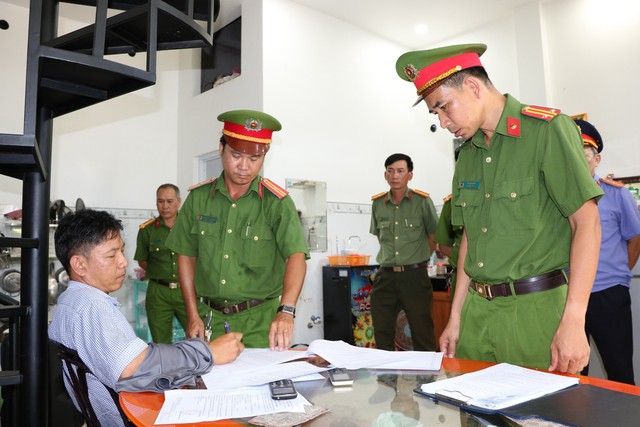Bắt tạm giam một YouTuber ở Kiên Giang- Ảnh 2.