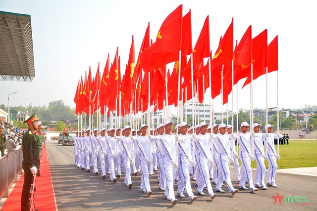 Bộ Quốc phòng hợp luyện lực lượng diễu binh, diễu hành tại Điện Biên Phủ- Ảnh 3.