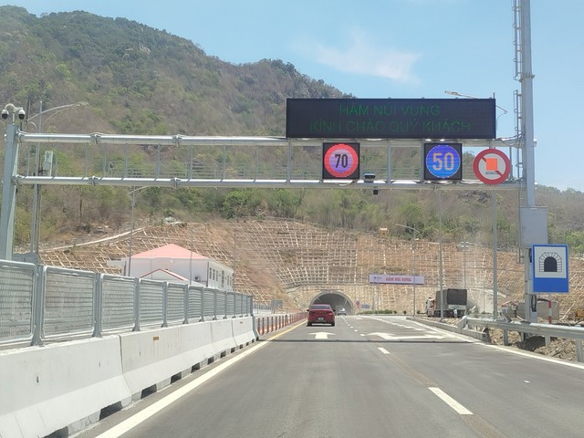 Tạm đóng đường cao tốc Cam Lâm - Vĩnh Hảo từ 7 giờ ngày 28-4- Ảnh 1.