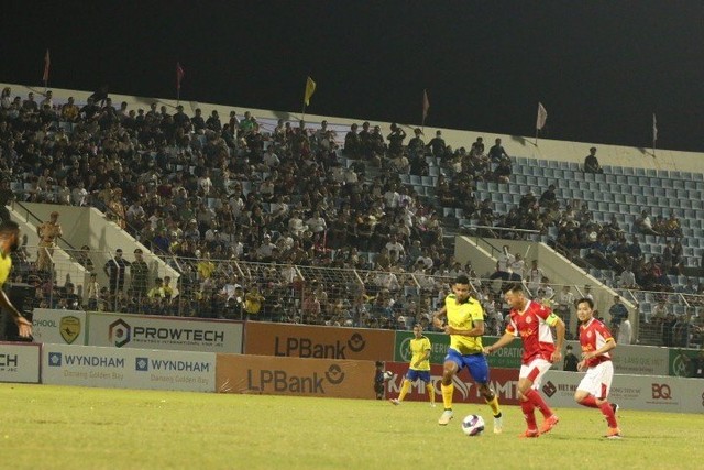 Giao hữu bóng đá giữa các cựu ngôi sao Việt Nam và Brazil- Ảnh 7.