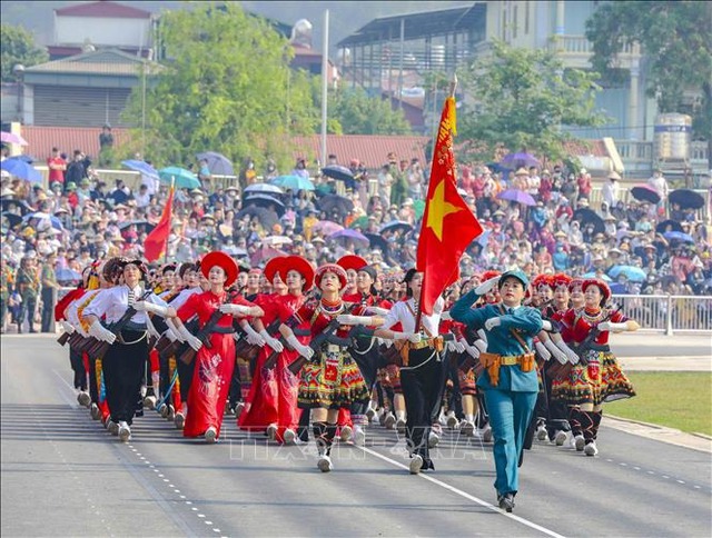 Hơn 12.000 người hợp luyện diễu binh, diễu hành trên đường phố Điện Biên Phủ- Ảnh 4.