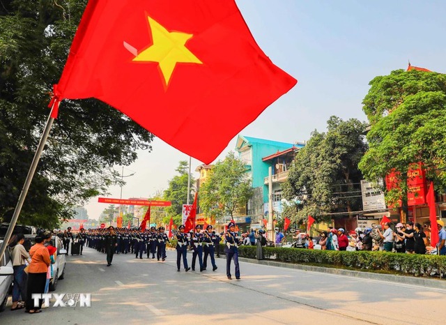 Hơn 12.000 người hợp luyện diễu binh, diễu hành trên đường phố Điện Biên Phủ- Ảnh 12.