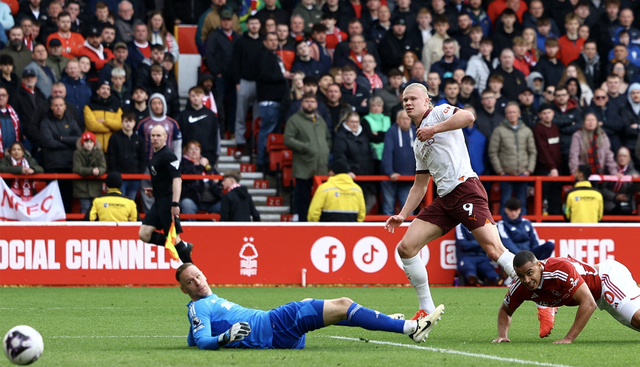 Thắng nhàn nhã Nottingham Forest, Man City tăng tốc đua vô địch với Arsenal- Ảnh 4.