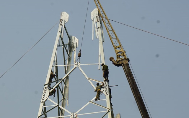Công nhân "đội nắng" làm việc xuyên lễ trên công trường đường dây 500 kV- Ảnh 14.