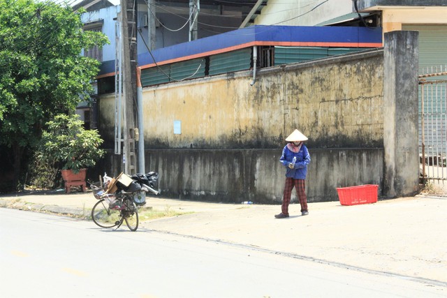 Người dân khốn khổ dưới cái nắng kỷ lục 44 độ C ở Quảng Trị- Ảnh 6.