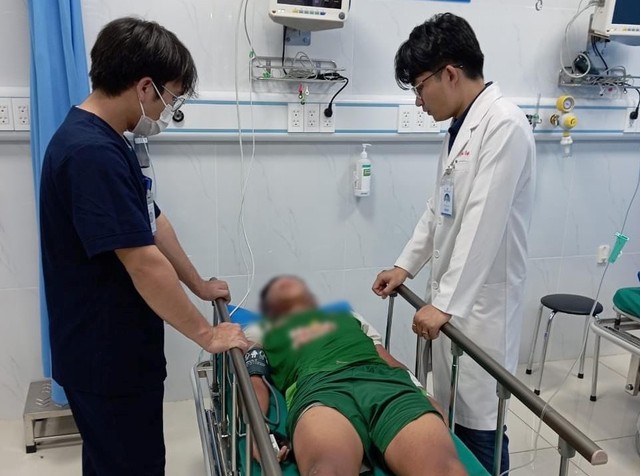 Cầu thủ trẻ ở Gia Lai bị sốc thuốc khi ngậm kẹo- Ảnh 1.