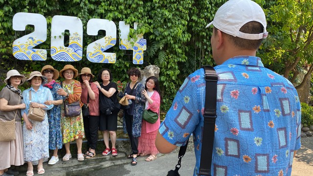 Đà Nẵng: Nhiều điểm du lịch nườm nượp khách- Ảnh 14.