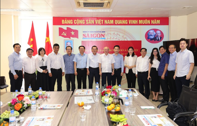 Lãnh đạo TP HCM thăm, làm việc với văn phòng đại diện các cơ quan báo chí TP HCM tại Hà Nội- Ảnh 3.