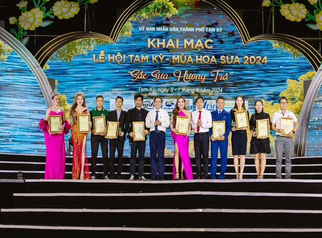 Toàn cảnh bán kết "Hoa hậu Việt Nam Thời đại 2024" tại Quảng Nam- Ảnh 2.