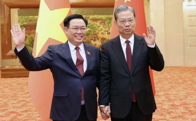 Chủ tịch QH Vương Đình Huệ hội đàm với Ủy viên trưởng Triệu Lạc Tế- Ảnh 1.
