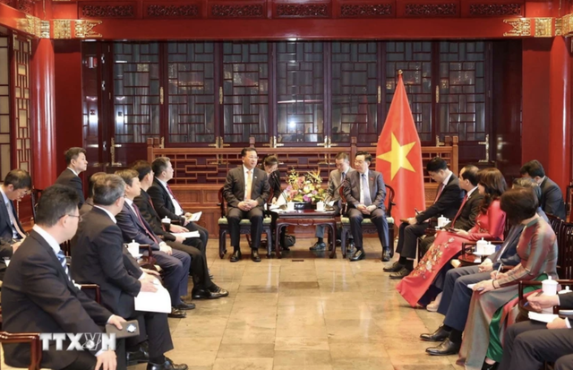 Chủ tịch Quốc hội Vương Đình Huệ thăm Tập đoàn Huawei- Ảnh 2.