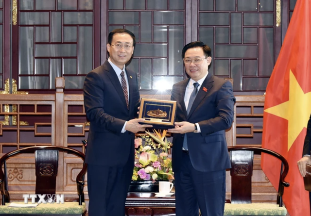 Chủ tịch Quốc hội Vương Đình Huệ thăm Tập đoàn Huawei- Ảnh 4.