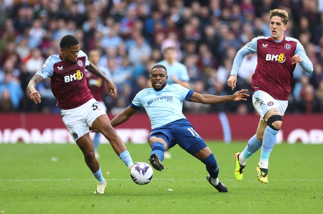 Aston Villa vẫn sáng cửa dự Champions League so với Man United