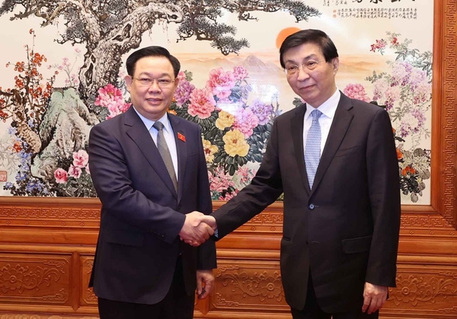 Chủ tịch QH Vương Đình Huệ hội kiến Chủ tịch Chính hiệp Trung Quốc- Ảnh 1.