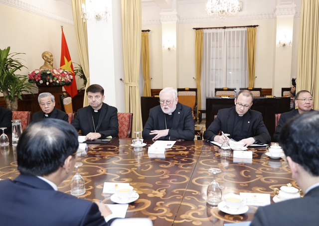 Bộ trưởng Bùi Thanh Sơn tiếp Bộ trưởng Ngoại giao Tòa thánh Vatican- Ảnh 4.