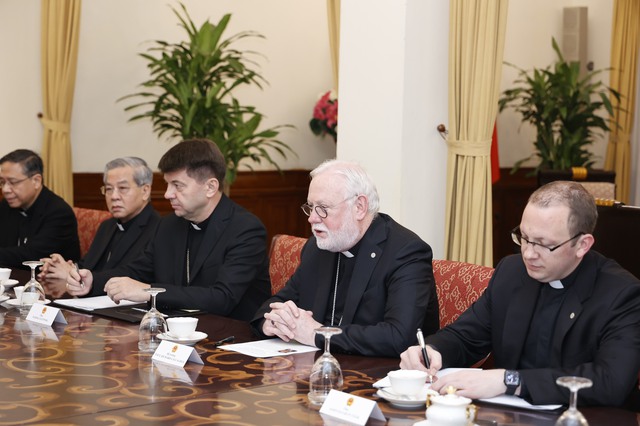Bộ trưởng Bùi Thanh Sơn tiếp Bộ trưởng Ngoại giao Tòa thánh Vatican- Ảnh 7.