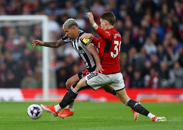 Thắng chật vật Newcastle, Man United sắp mất vé dự cúp châu Âu- Ảnh 1.