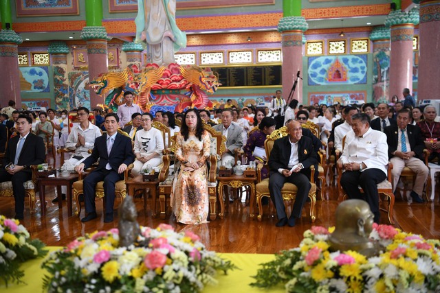 Thứ trưởng Ngoại giao dự Đại lễ 190 năm ngôi chùa Việt Nam tại Thái Lan- Ảnh 1.