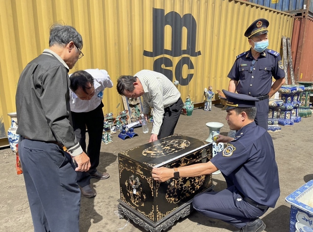 Công an TP HCM điều tra đường dây buôn lậu từ Pháp về Việt Nam- Ảnh 1.