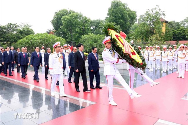 Lãnh đạo Đảng, Nhà nước viếng Chủ tịch Hồ Chí Minh nhân Ngày sinh của Người- Ảnh 4.