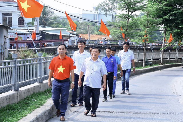 "Đường cờ Tổ quốc" đến với phường Thạnh Xuân, quận 12, TP HCM- Ảnh 3.