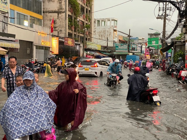 Giải pháp chống ngập căn cơ là gì?- Ảnh 1.