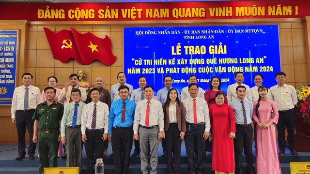 Cử tri sôi nổi hiến kế xây dựng quê hương Long An- Ảnh 5.