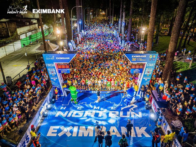 Ho Chi Minh City Night Run Eximbank lan tỏa tinh thần năng động và “bứt phá” đến cộng đồng- Ảnh 1.