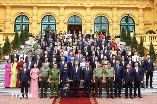 Chủ tịch nước Tô Lâm gặp gỡ cán bộ Văn phòng Chủ tịch nước- Ảnh 4.