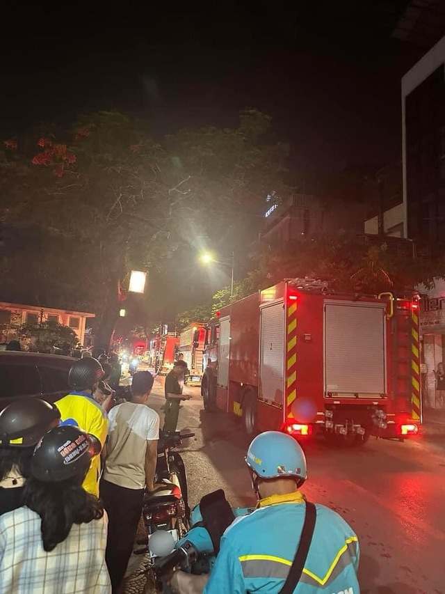 TANG THƯƠNG: Cháy nhà trọ ở Hà Nội, 14 người tử vong- Ảnh 1.
