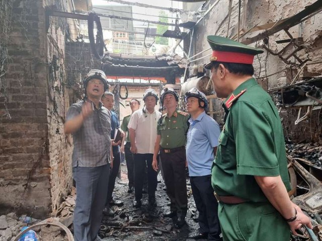 Lãnh đạo Chính phủ, Quốc hội, Bộ Công an và Hà Nội tới hiện trường vụ cháy 14 người tử vong- Ảnh 4.