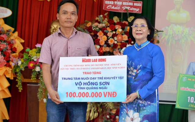 Báo Người Lao Động trao 100 triệu đồng hỗ trợ Trung tâm Nuôi dạy trẻ khuyết tật Võ Hồng Sơn- Ảnh 5.