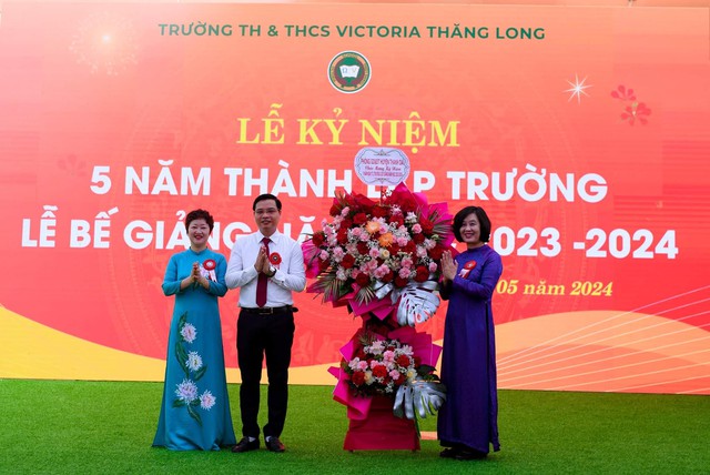 Trường Tiểu học và THCS Victoria Thăng Long kỷ niệm 5 năm gây dựng sự nghiệp "trồng người"- Ảnh 1.