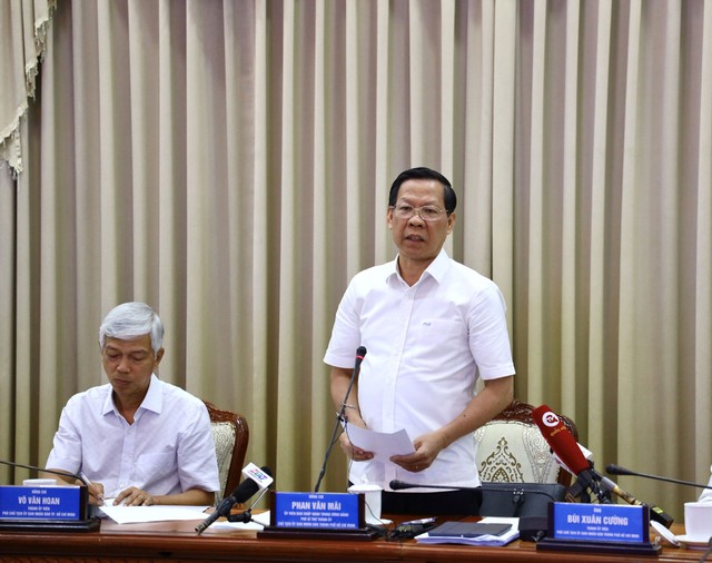 Chủ tịch UBND TP HCM Phan Văn Mãi giao nhiều đầu việc quan trọng cho các sở, ngành, địa phương Ảnh: TRUNG TÂM BÁO CHÍ TP HCM