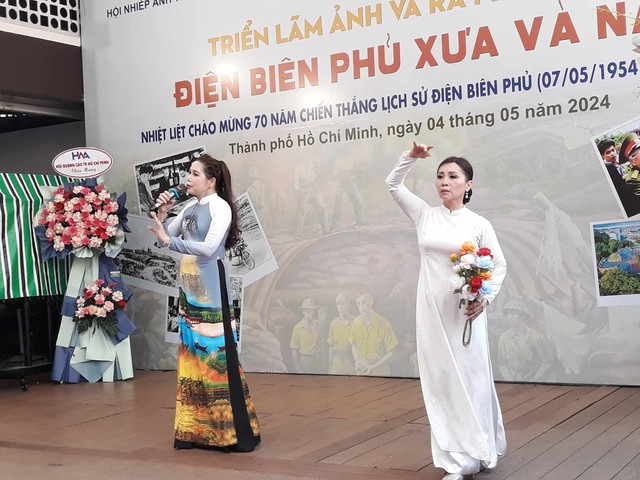 Triển lãm ảnh và ra mắt sách "Điện Biên Phủ xưa và nay"- Ảnh 2.