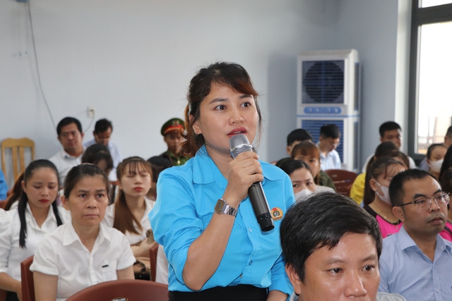 Đại biểu Quốc hội tiếp xúc cử tri công nhân Quảng Nam- Ảnh 5.