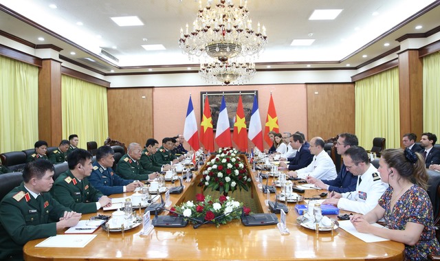 Việt Nam - Pháp ký ý định thư về tăng cường hợp tác quốc phòng- Ảnh 1.