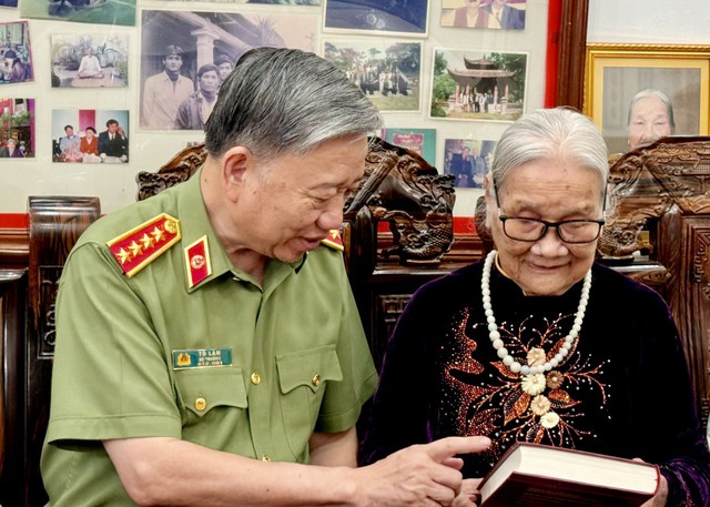 Đại tướng Tô Lâm thăm hỏi cựu binh tham gia chiến dịch Điện Biên Phủ- Ảnh 3.