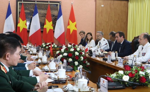 Đại tướng Phan Văn Giang đón Bộ trưởng Bộ Quân đội Pháp thăm Việt Nam- Ảnh 13.