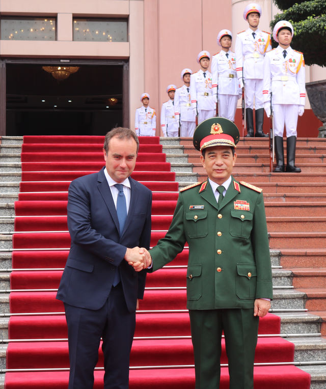 Đại tướng Phan Văn Giang đón Bộ trưởng Bộ Quân đội Pháp thăm Việt Nam- Ảnh 7.