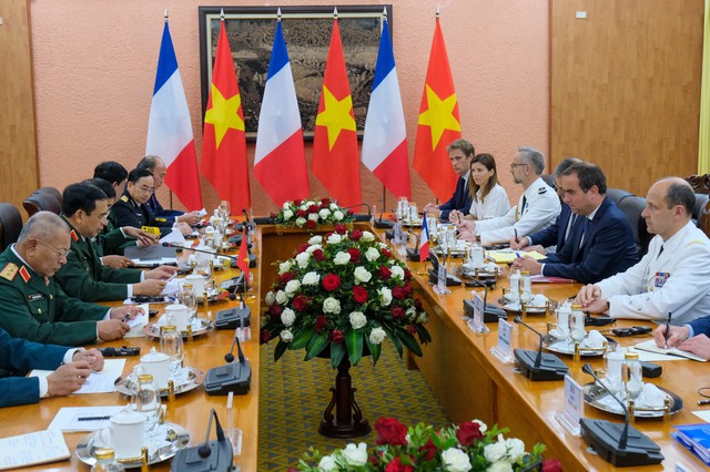 Đại tướng Phan Văn Giang đón Bộ trưởng Bộ Quân đội Pháp thăm Việt Nam- Ảnh 10.