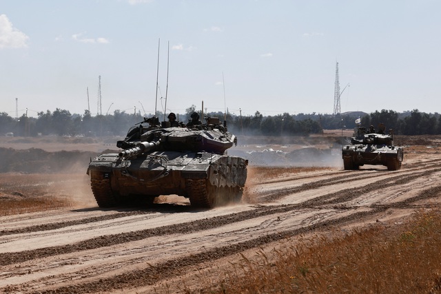 Xe tăng tiến gần cửa khẩu Rafah, Israel - Hamas lại 